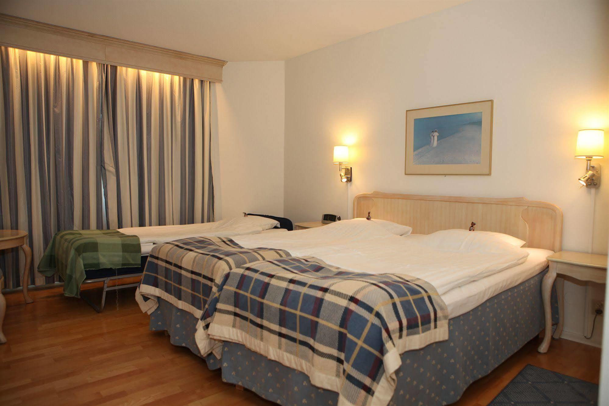 Hotel Moelndals Bro Екстериор снимка